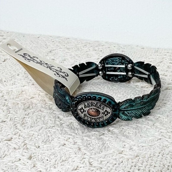 Southwestern Stretch Bracelet Western Medallion Feather Beaded Elastic Bangle - Picture 1 of 7